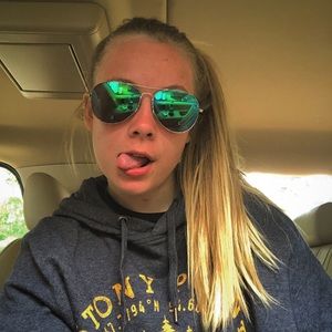 Meet your Posher, Mya